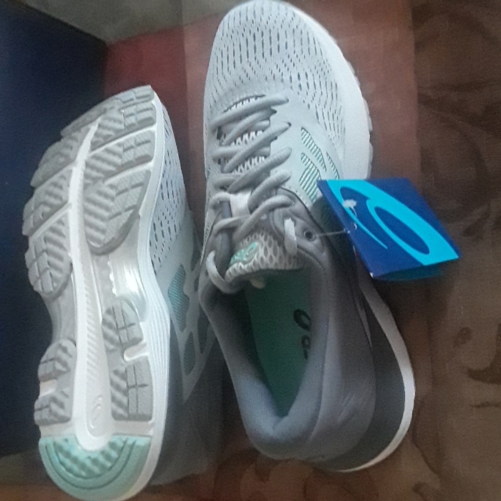 Running shoes